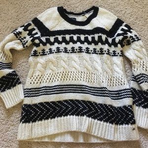 american eagle black and white sweater